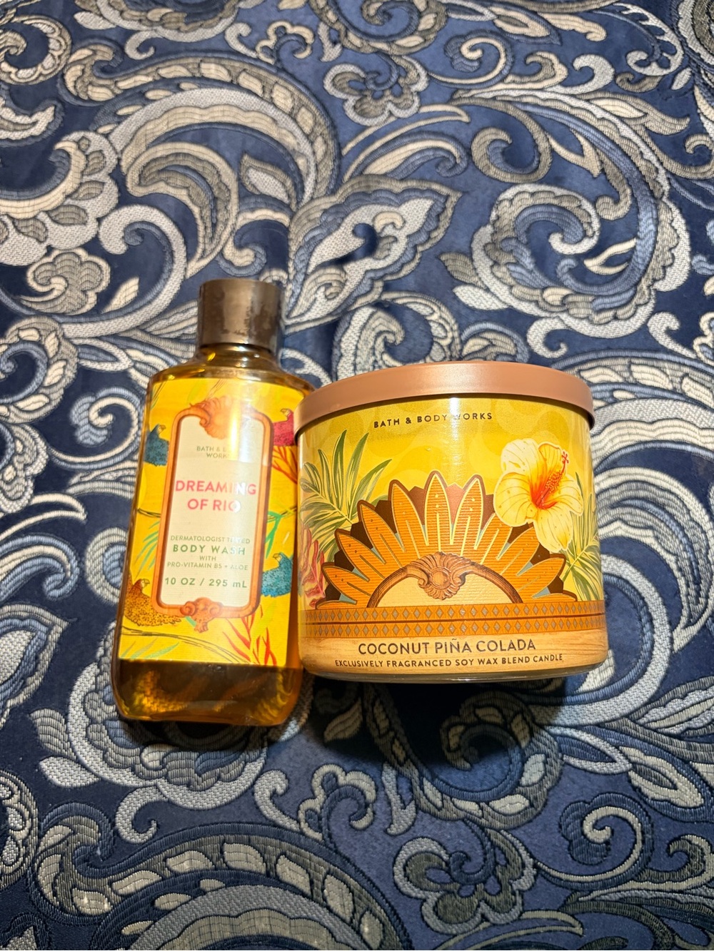 Bath & Bath & Body Works Dreaming of Rio Body Wash & Coconut Piña Colada Candle